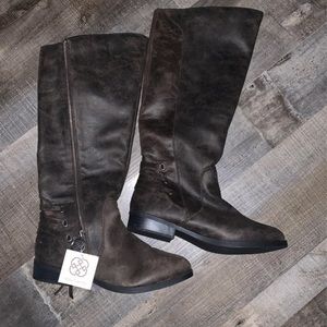 Daisy Fuentes calf boots